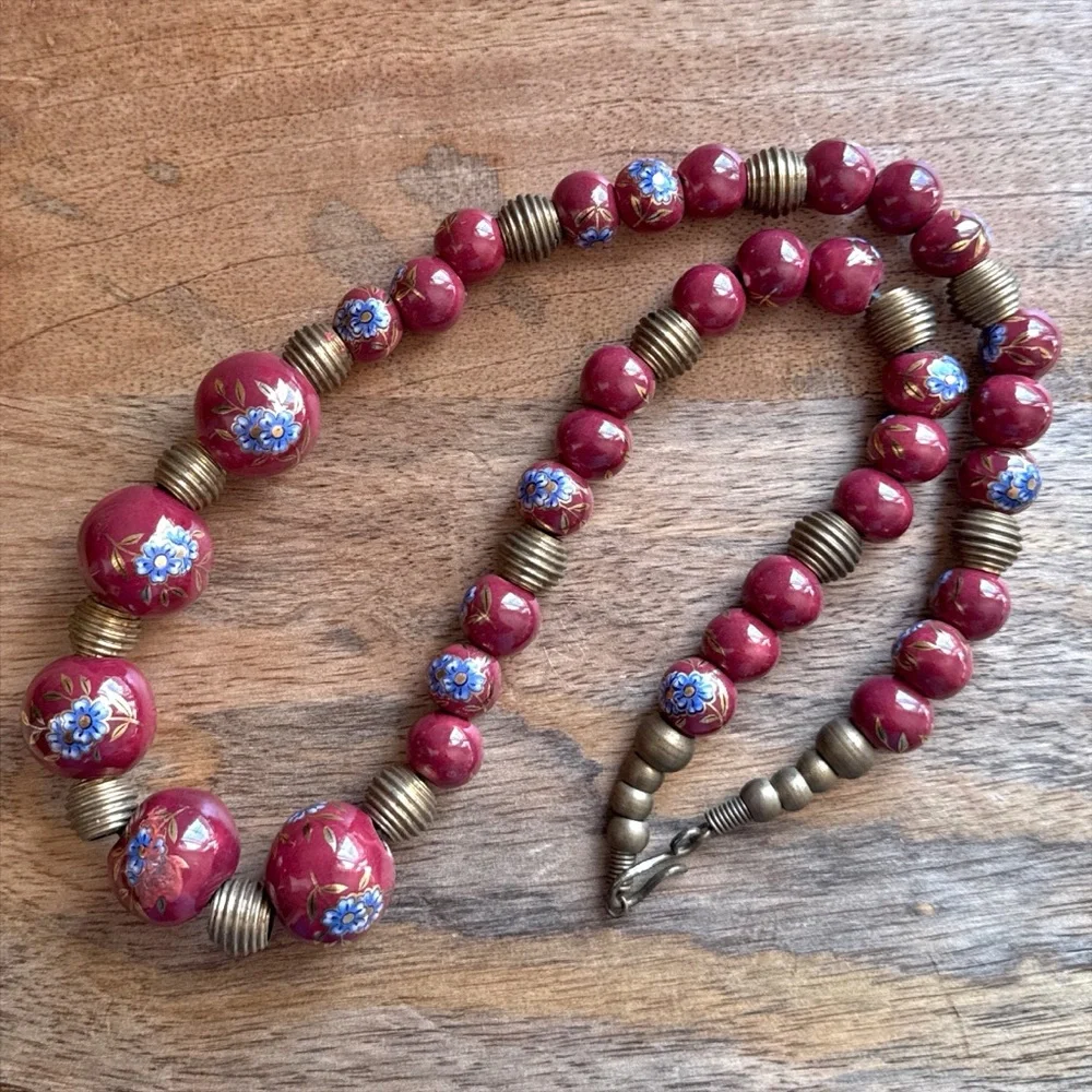Vintage Oxblood Ceramic Bead Necklace Hand Painted Floral Chinoiserie Gilt MCM - Picture 2 of 9
